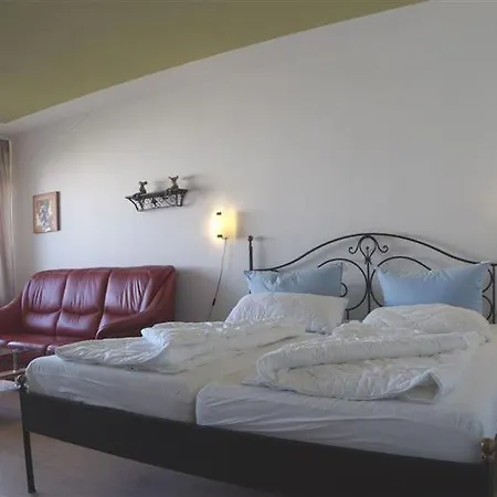 - Haus N, App 0n0811 Appartement *